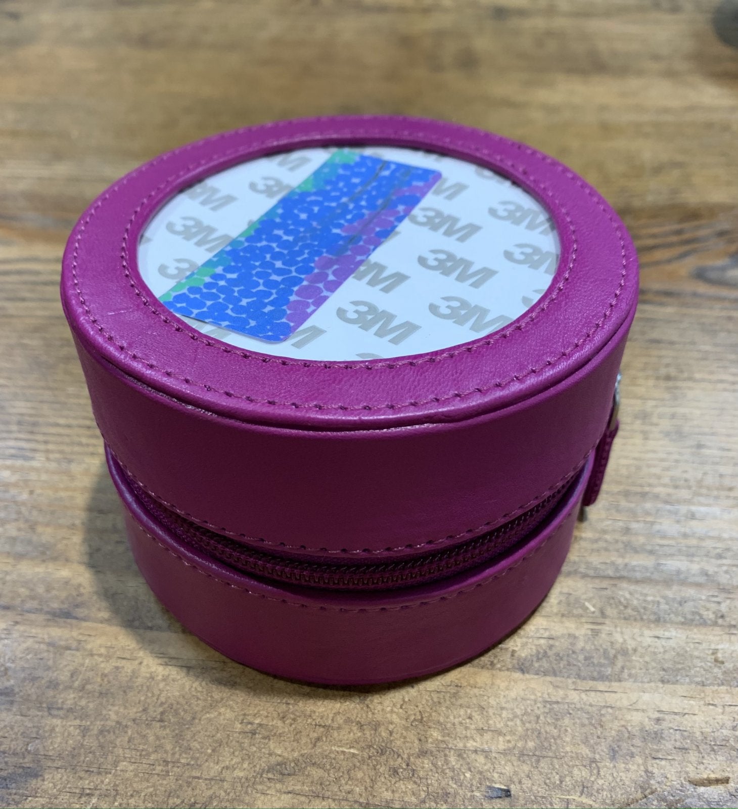 4" Round Leather Case - Fuchsia/Blue & Green Dots