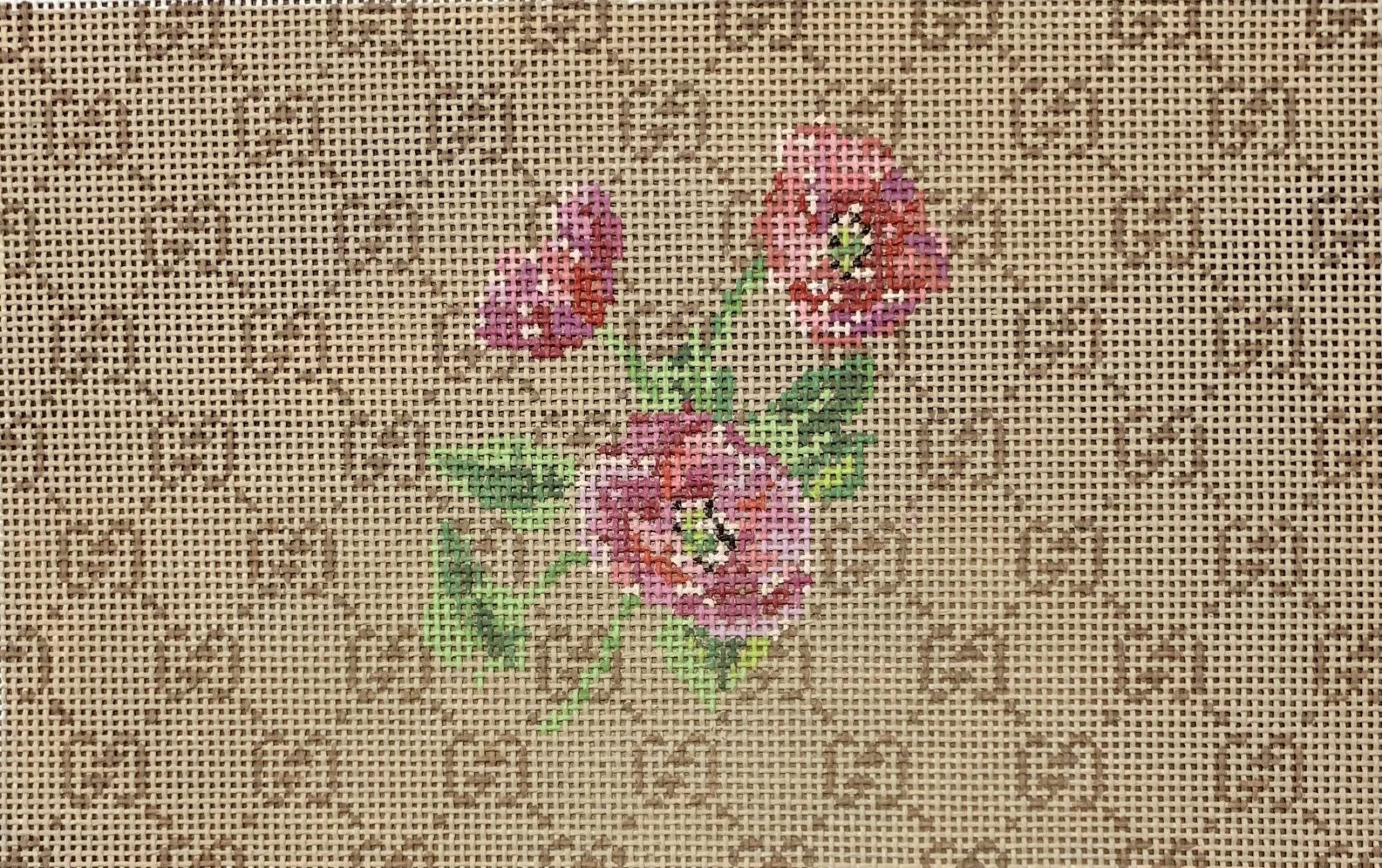 Gs with Floral Center