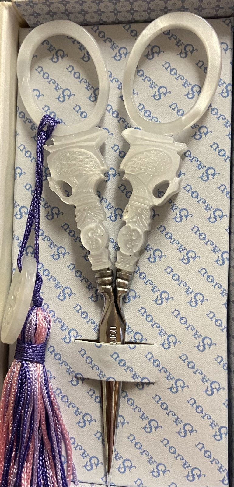 Sajou Scissors MOP Swan