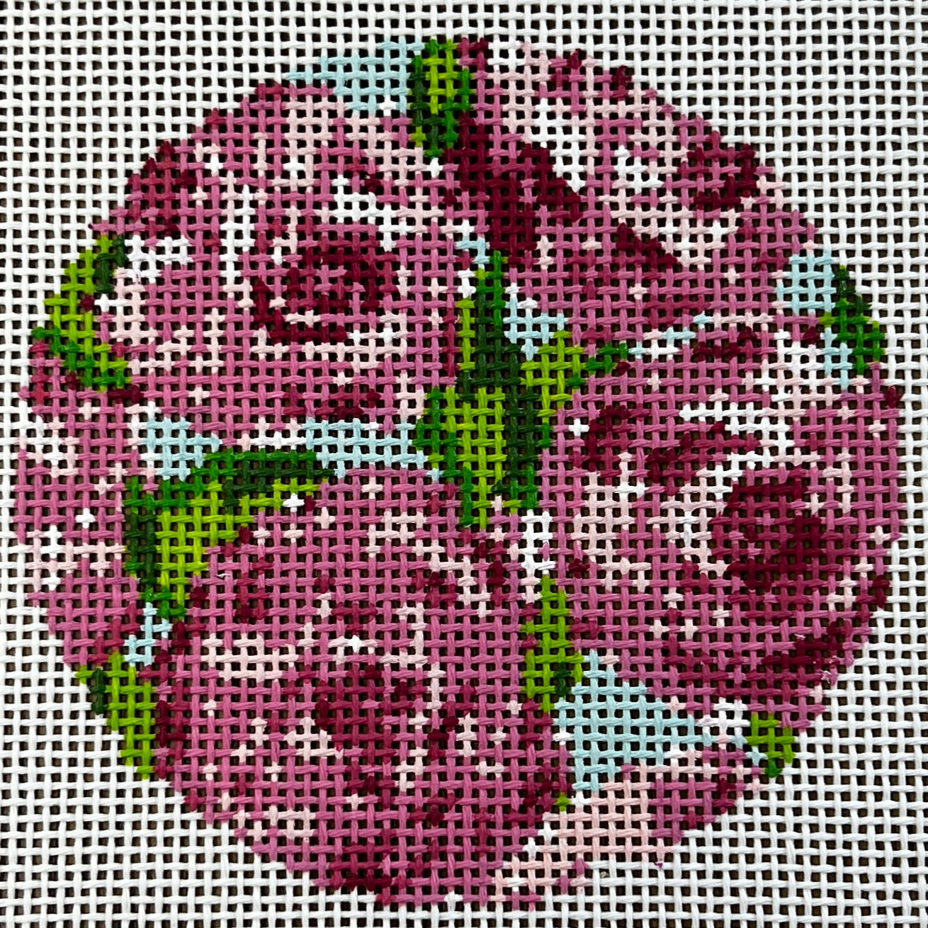 Roses on Teal Round 14 mesh