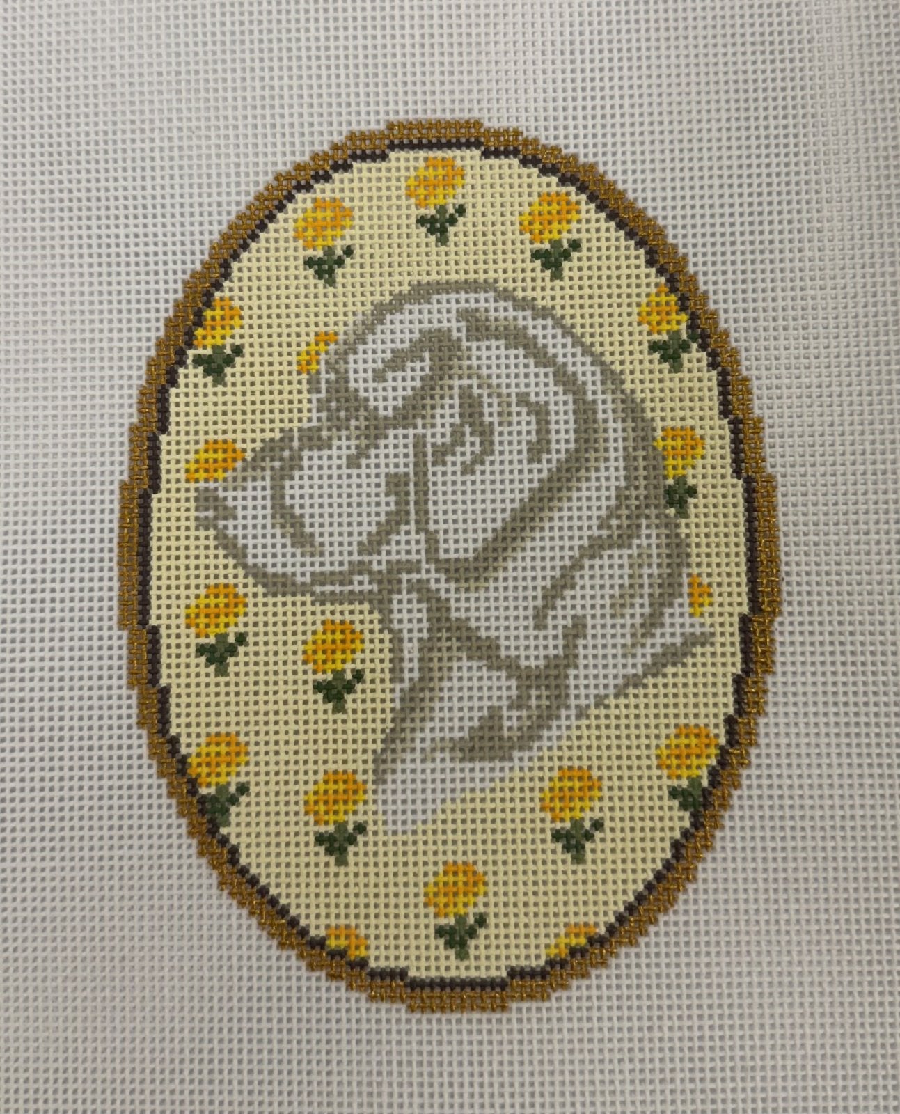 Dog Cameo - Labrador Retriever w/Flowers