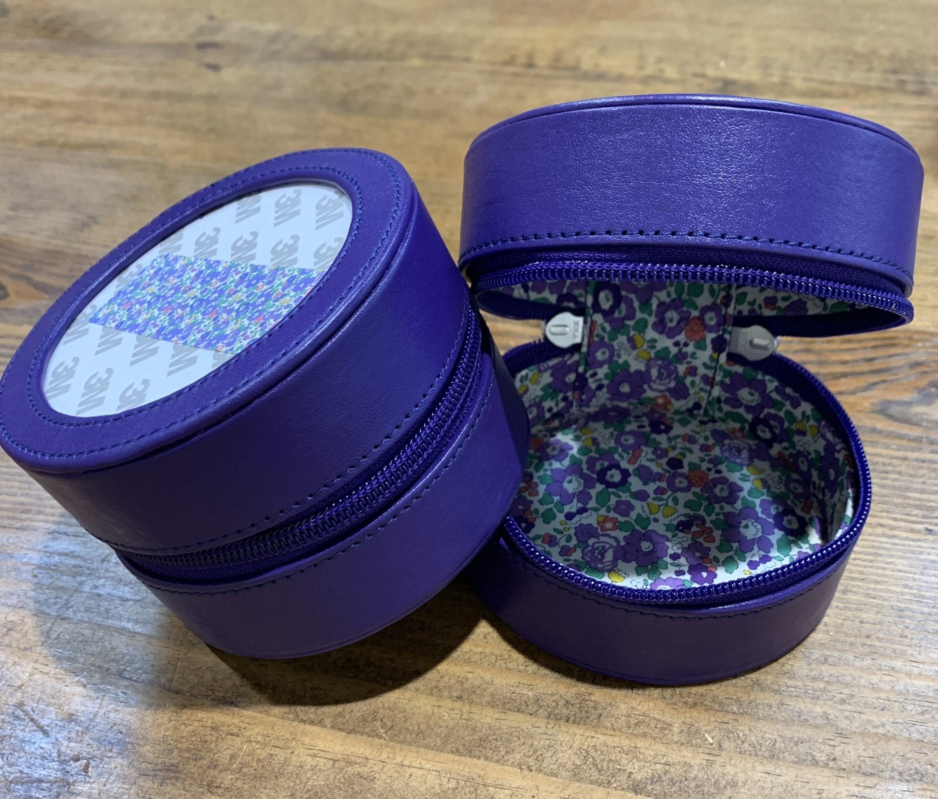 4&quot; Round Leather Case - Purple/Small Floral