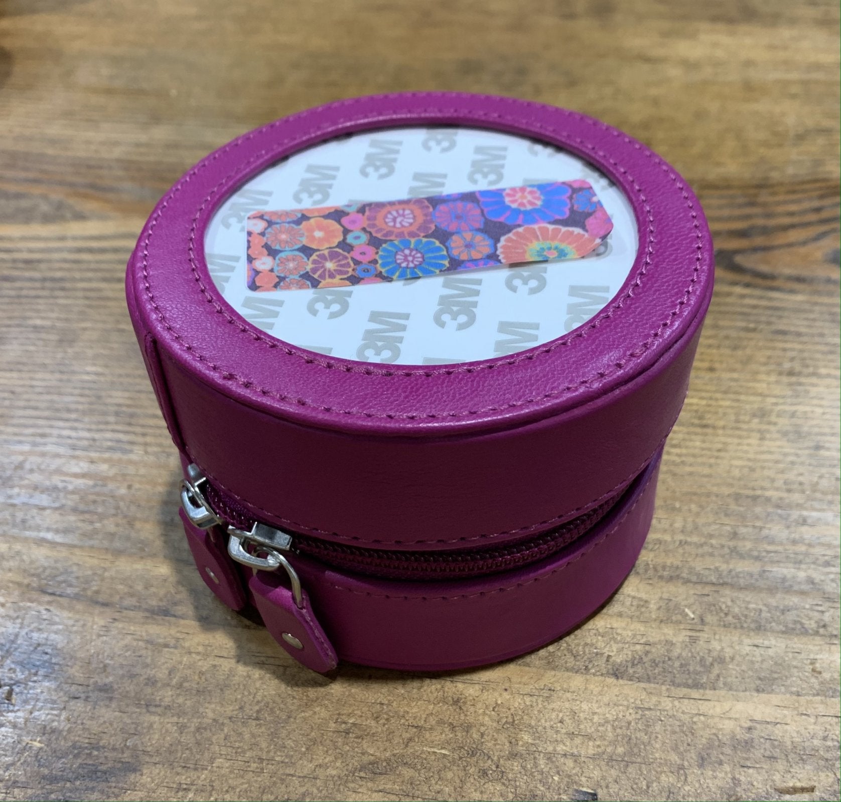 4&quot; Round Leather Case - Fuchsia/Round Floral