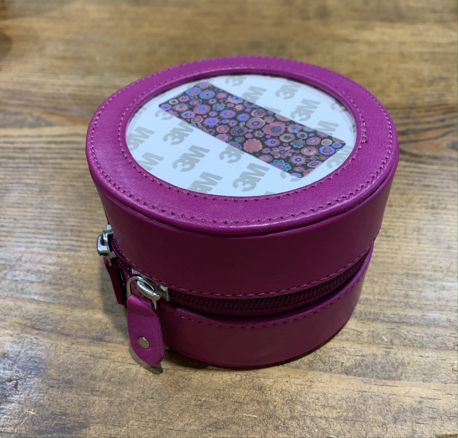 4" Round Leather Case - Fuchsia/Small Circles