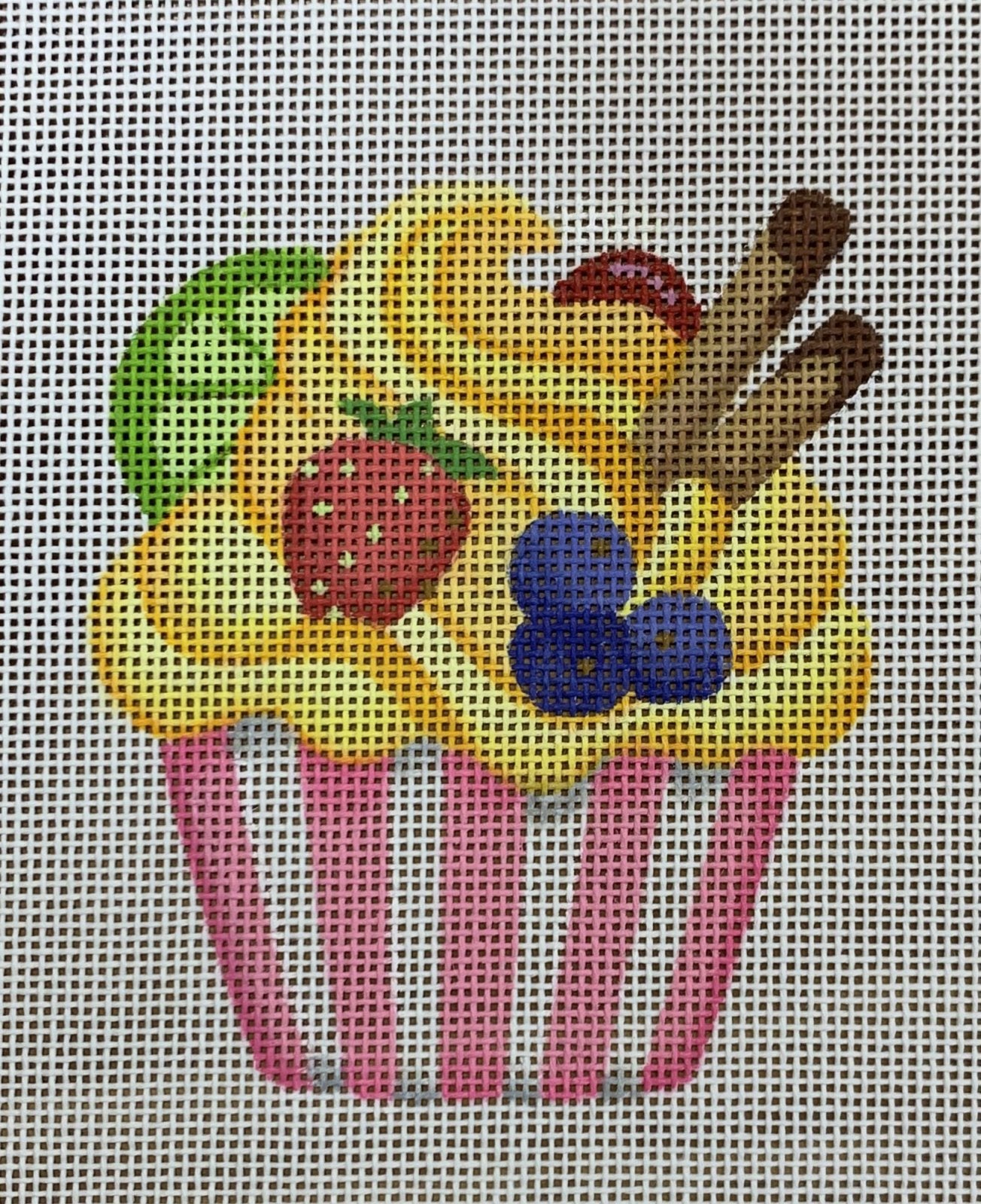 Mini Sweet Treat - Leon Cupcake w/ Fruits in Pink &amp; White Cup