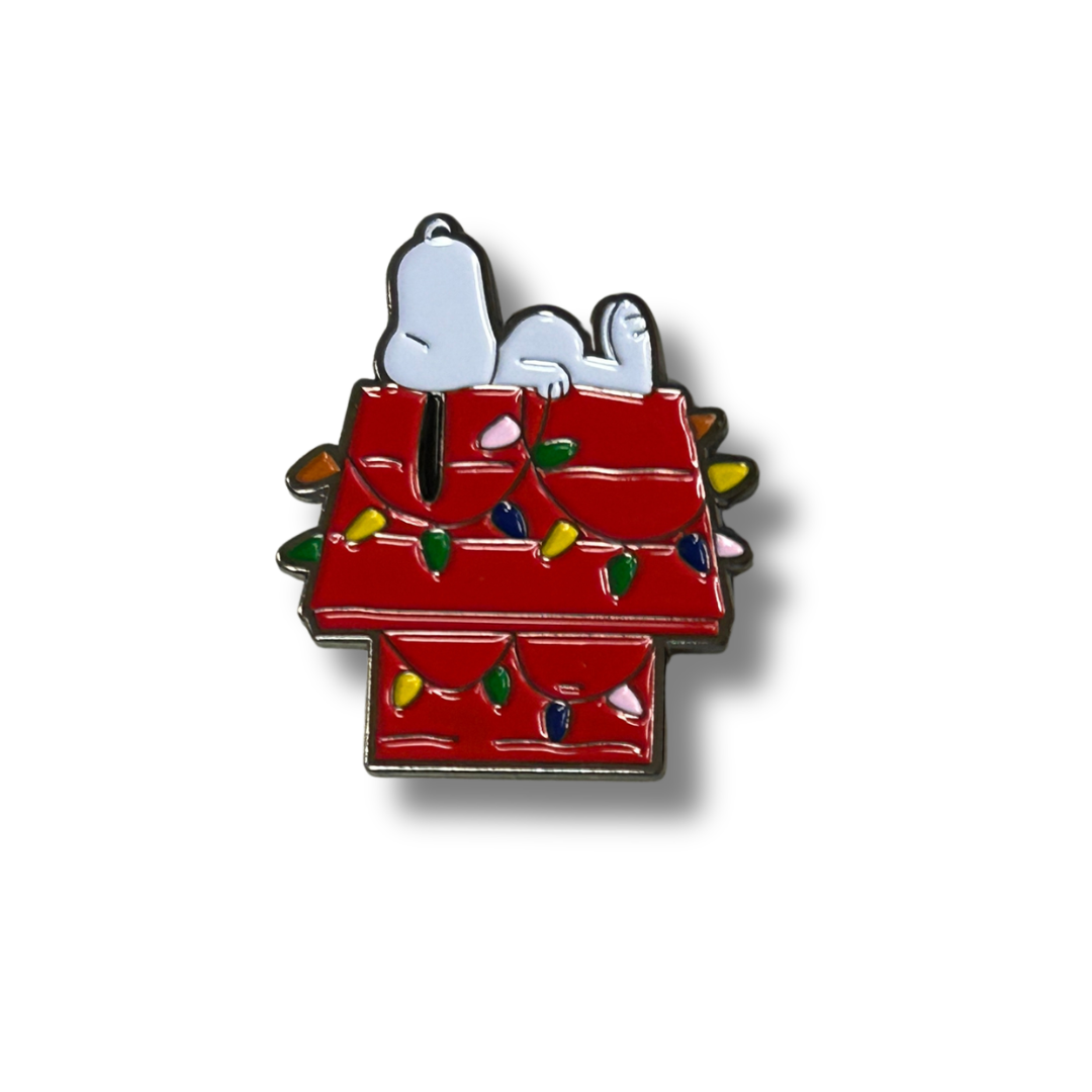 Needle Minder - Peanuts - Snoopy on Doghouse