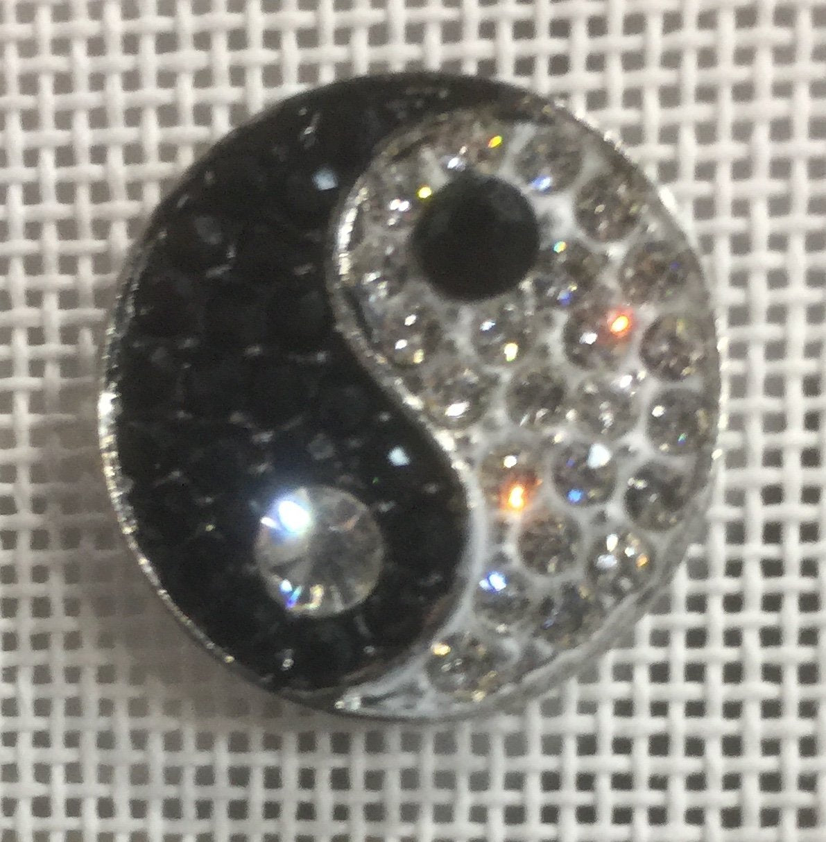 Yin and Yang Needle Minder Magnet