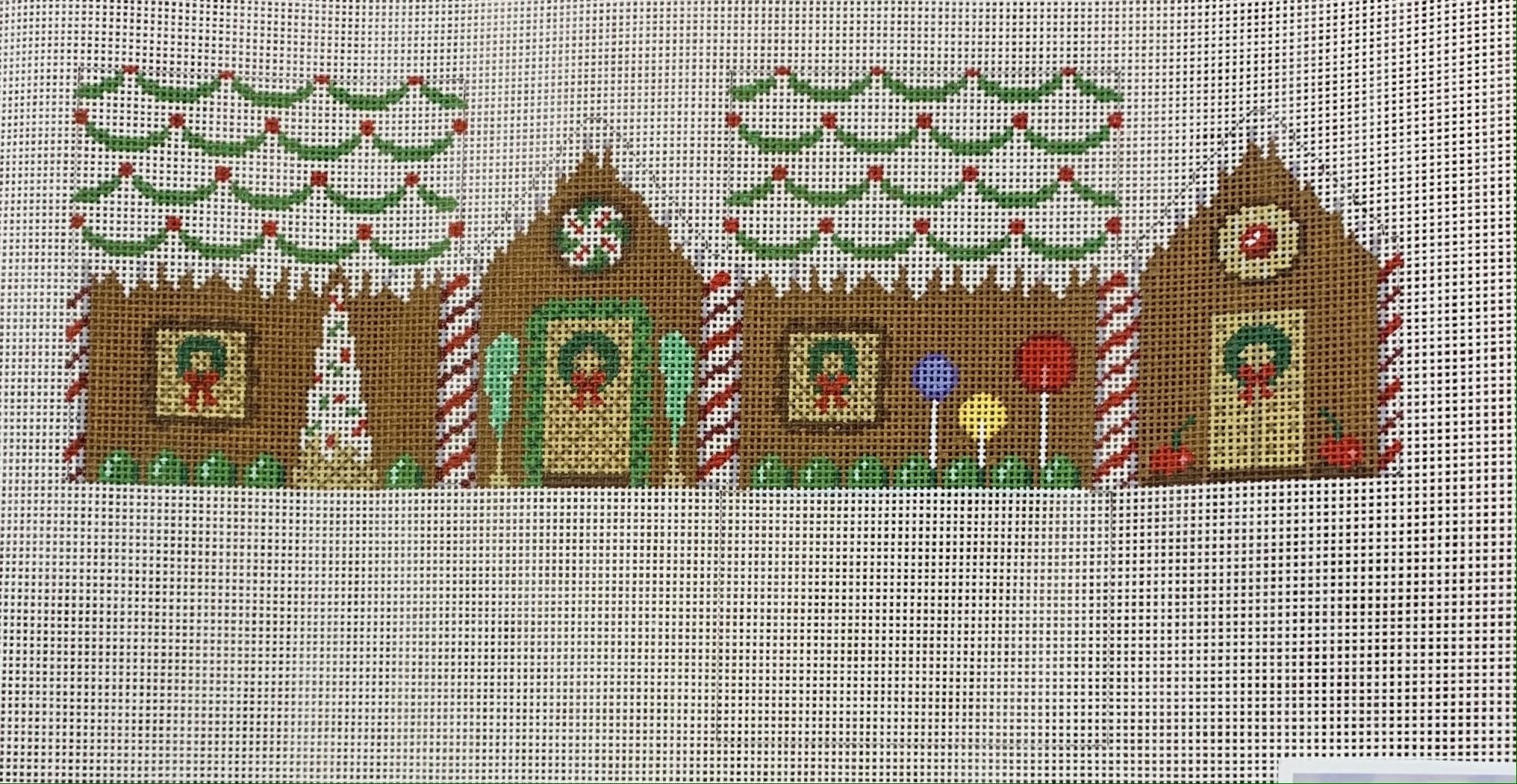 Green Scallop Roof Mini Gingerbread House