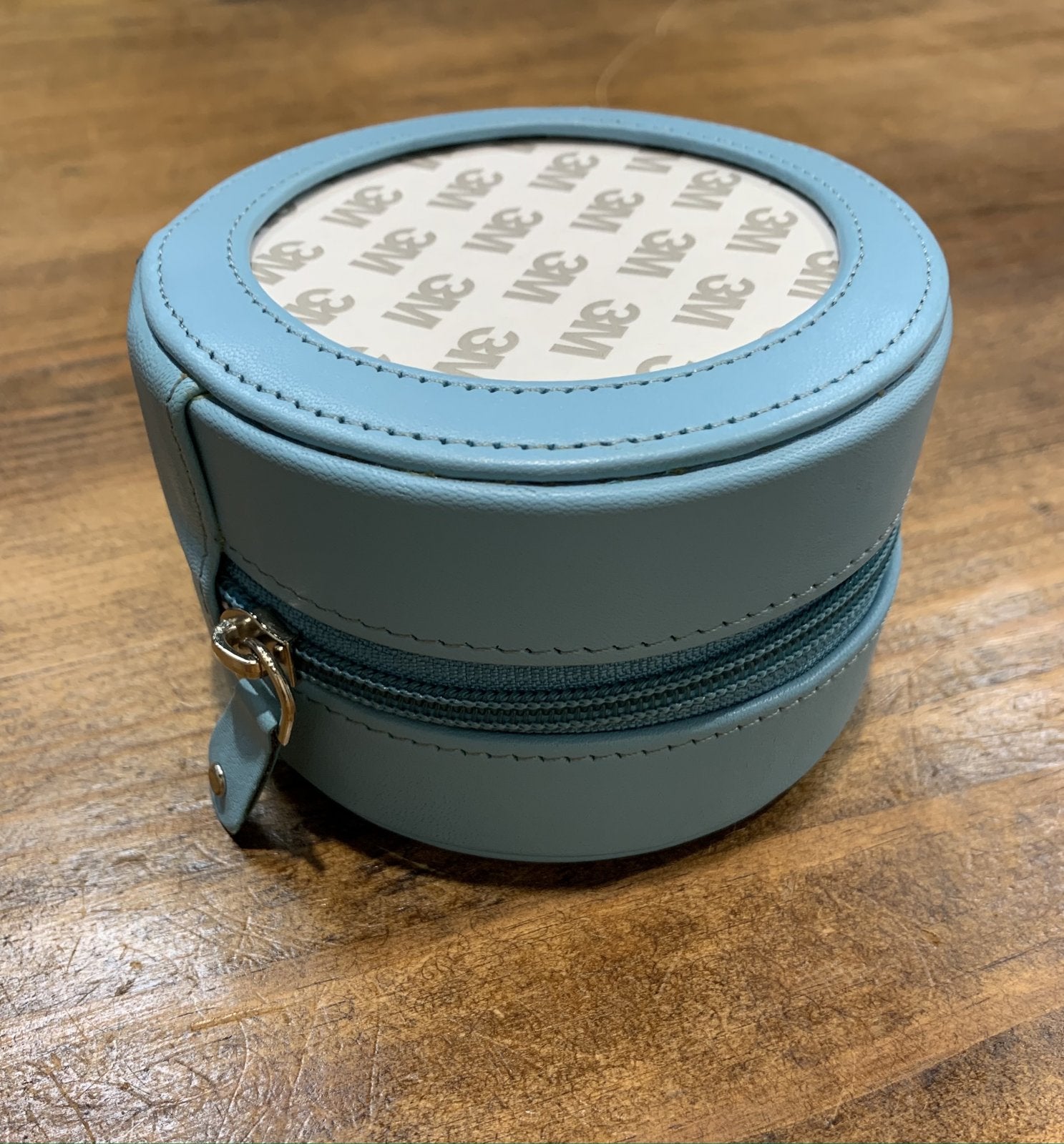 Lamb Skin 4&quot; Round Case - Aqua