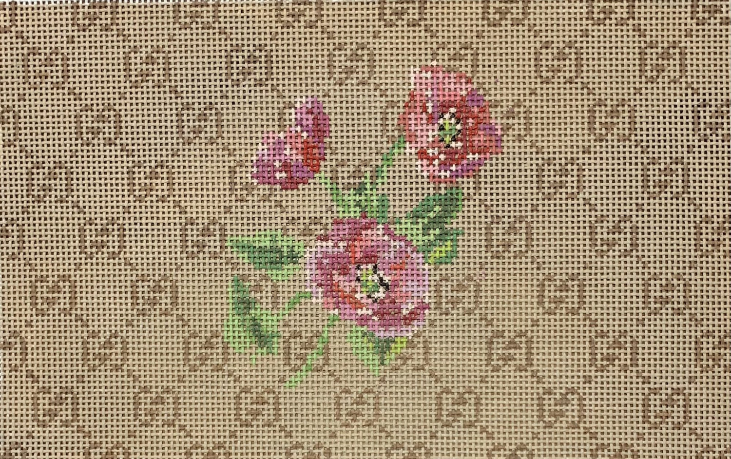 Gs with Floral Center