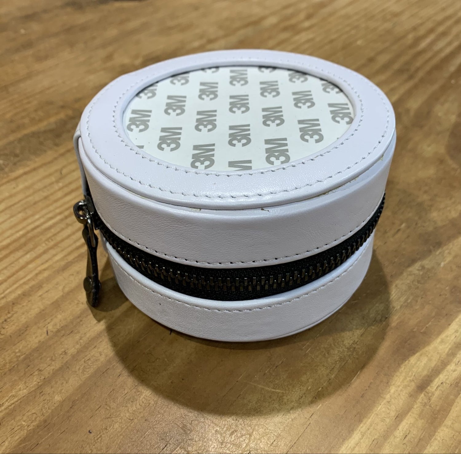 Lamb Skin 4" Round Case - White