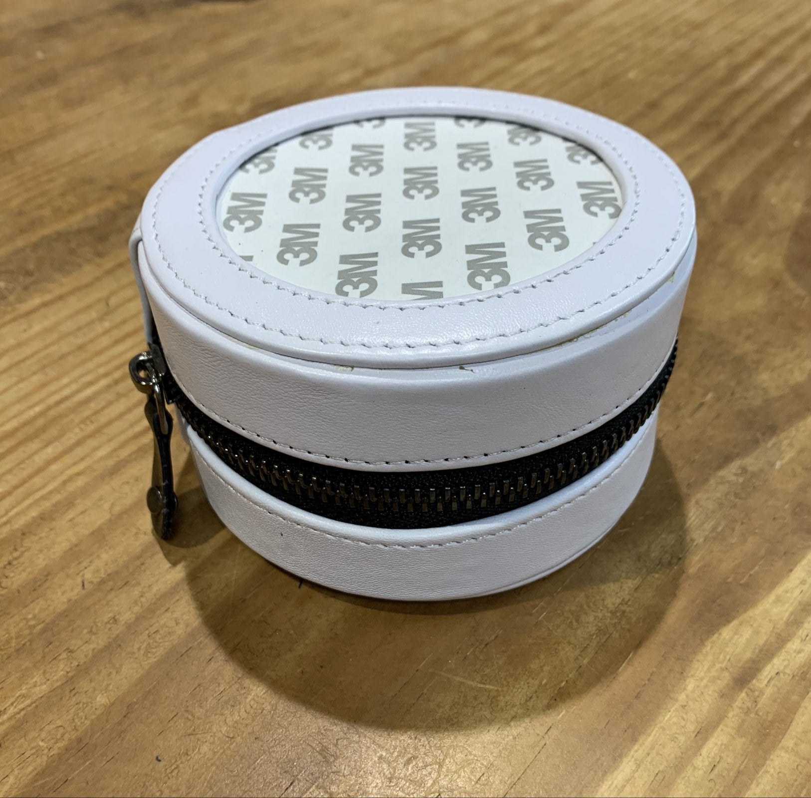 Lamb Skin 4" Round Case - White