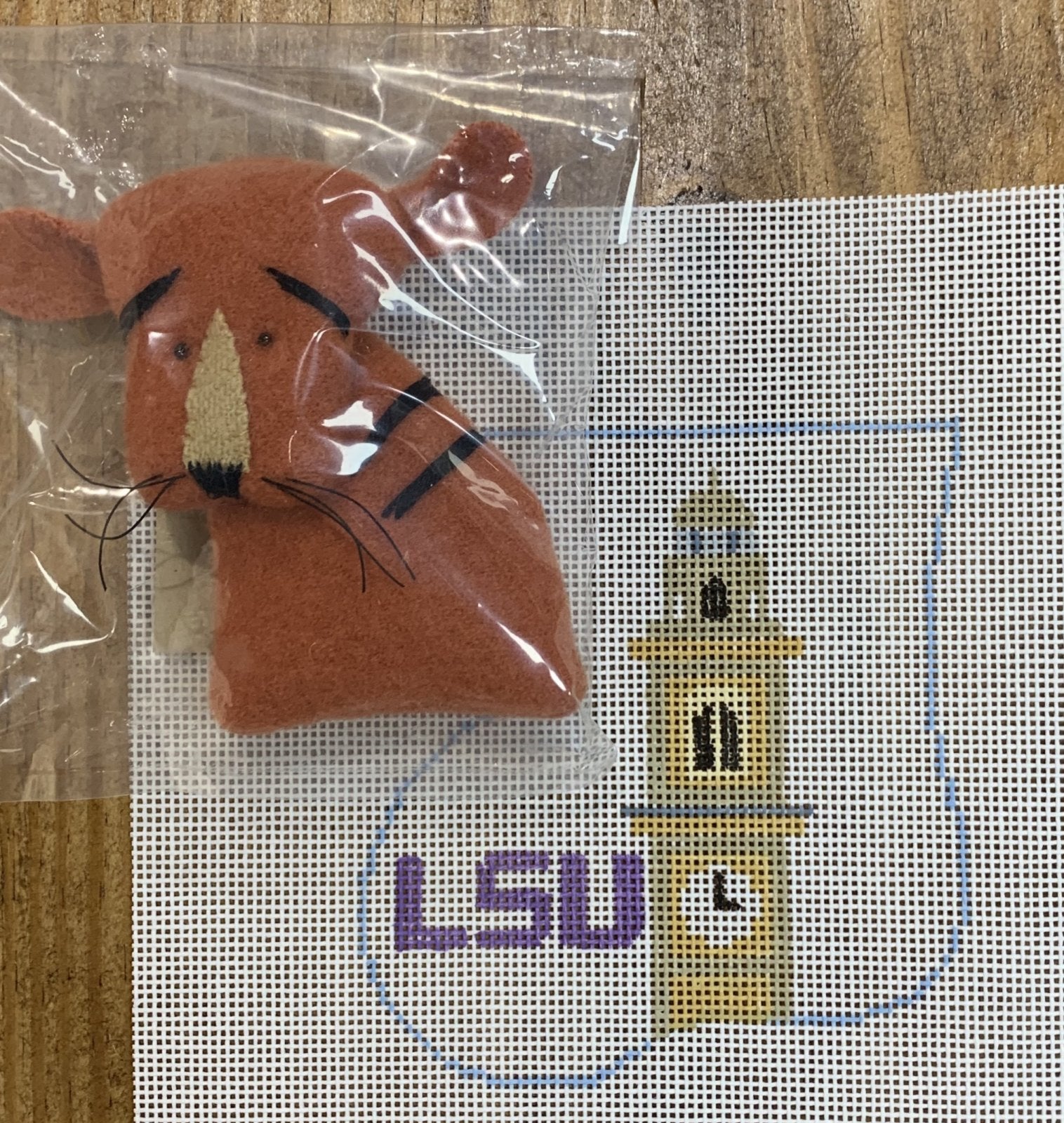 LSU Memorial Tower Sock w/Tiger